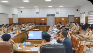 क्राइम मीटिंग में कानून व्यवस्था से लेकर जनसुरक्षा तक की समीक्षा कर अधिकारियों को दिये कड़े निर्देश